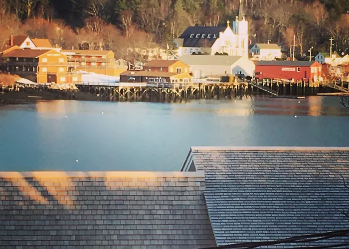 B&B only: Captain Sawyer'S Bed And Breakfast